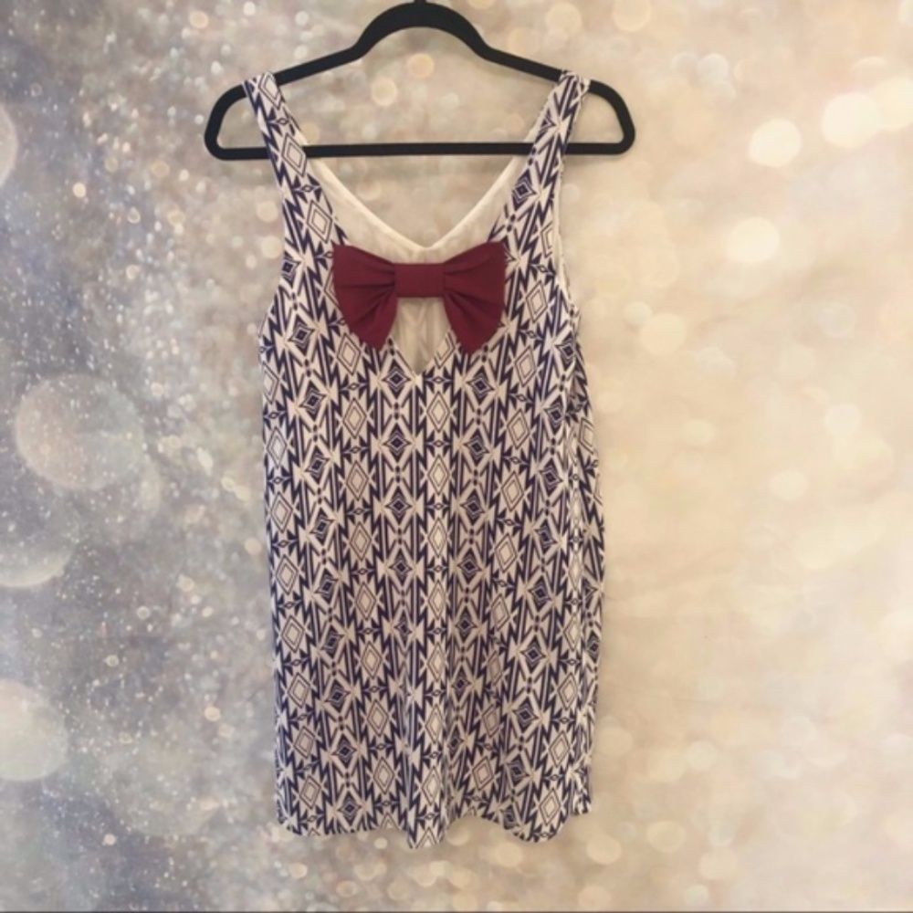 EVERLY • aztec shift dress w/ magenta bow on back